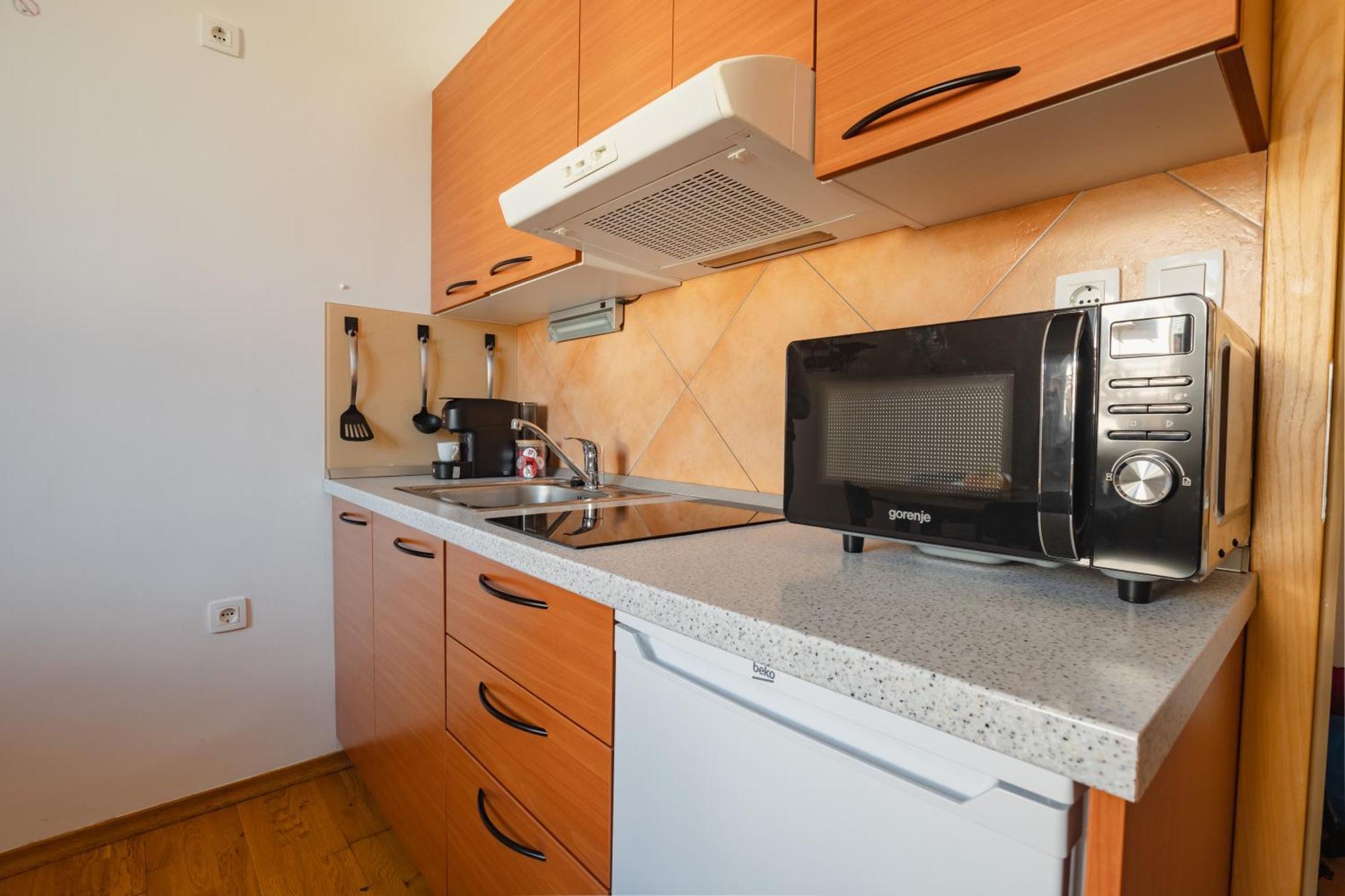 Vila Klara Apartments Любляна Экстерьер фото