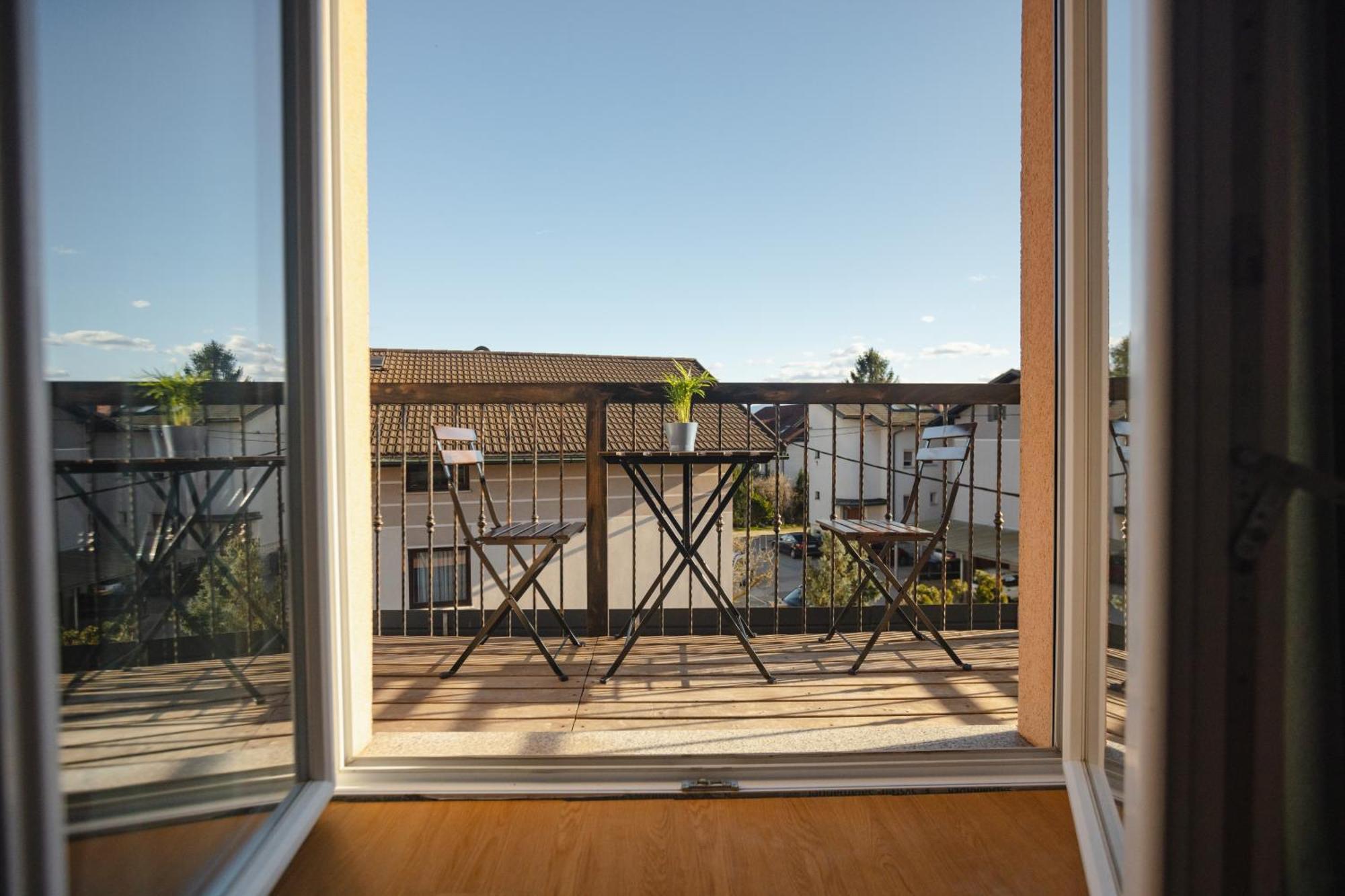 Vila Klara Apartments Любляна Экстерьер фото